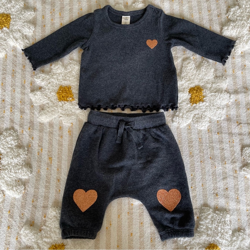 Tucker + Tate 2-piece Outfit Grey Heather Sparkle Heart Knees Girl Ruffle Hem